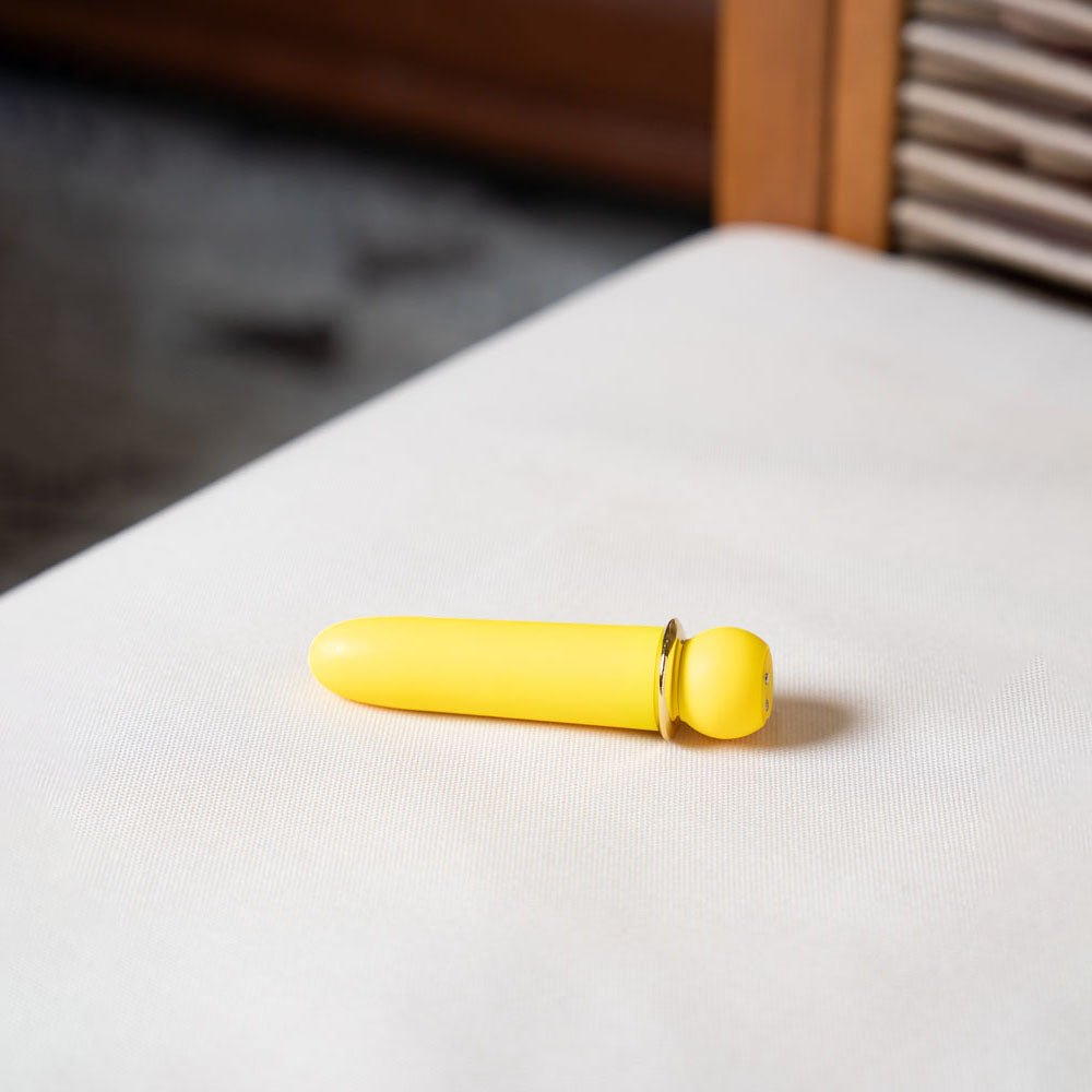 Buy Maia JAGUAR - Yellow - Yellow 10.1 cm USB Rechargeable Bullet at NZ’s Mega Adult Toys Store. Discover premium sex toys with discreet shipping at the best price in NZ